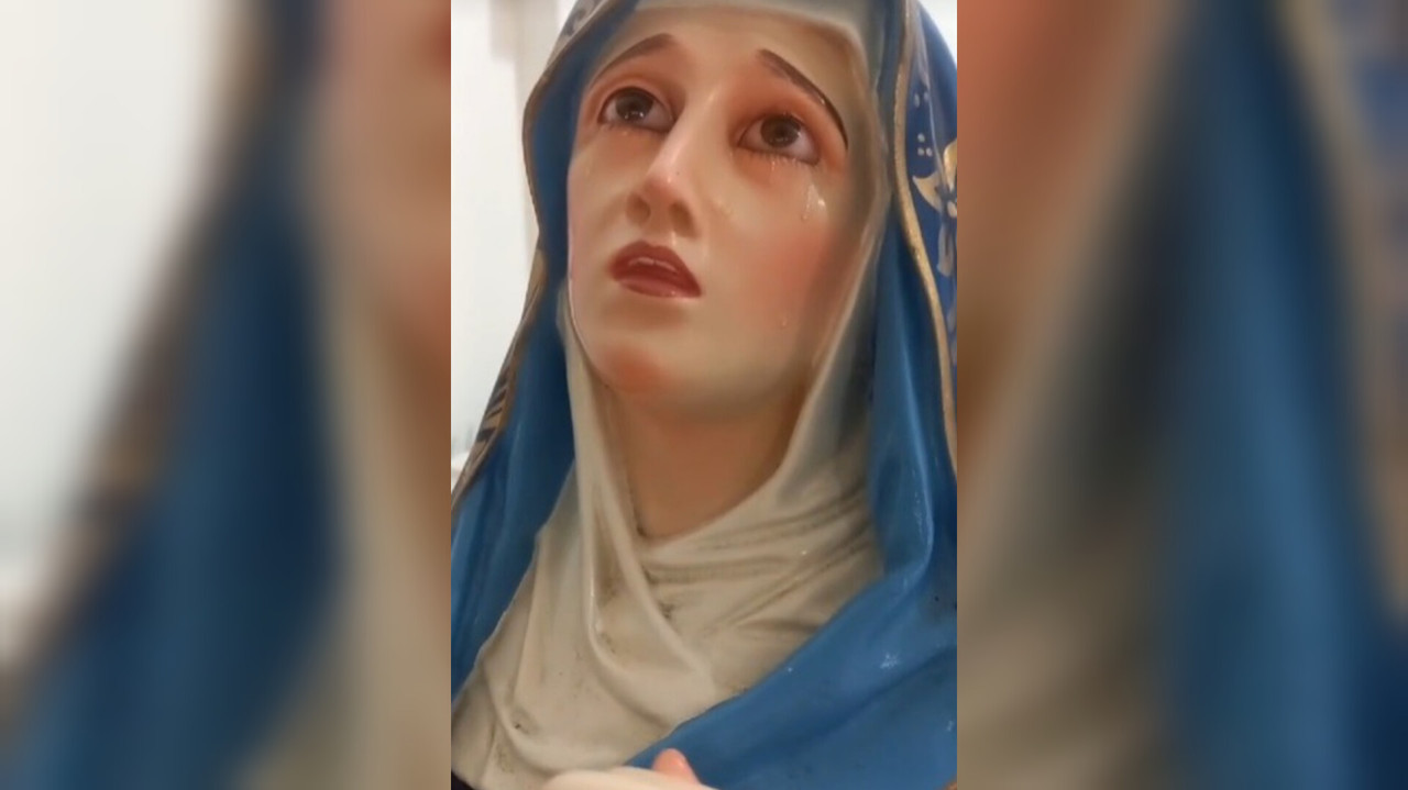 Captan imagen de la Virgen de los Dolores llorando en Colima
