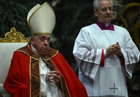Pese a estar resfriado el Papa Francisco sigue su actividad