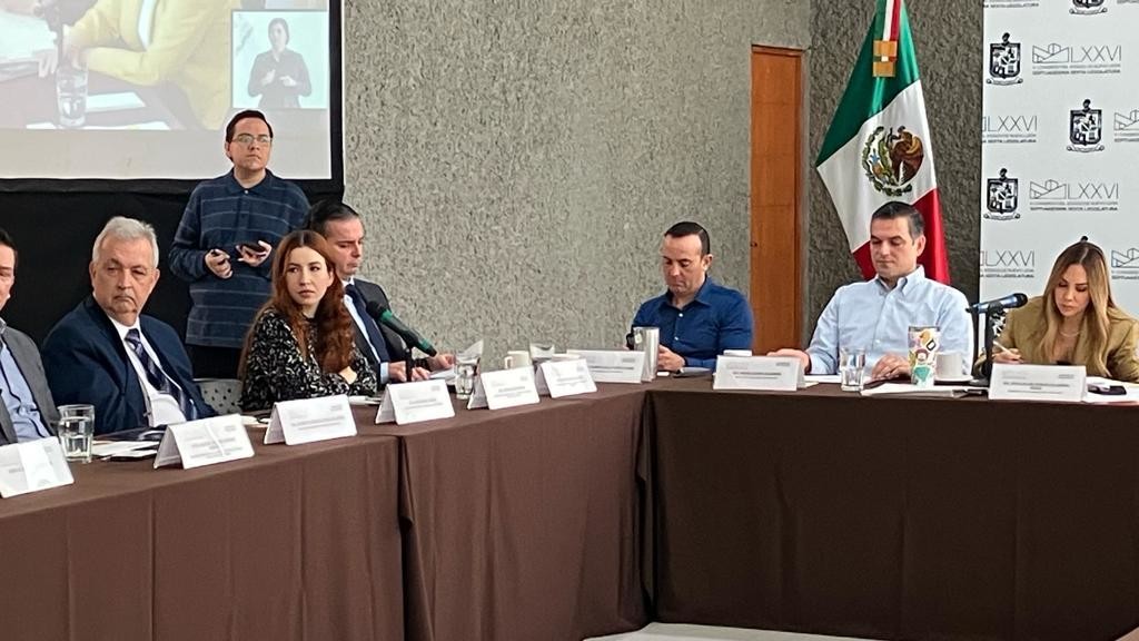 La diputada local del PRI, Perla Villarreal, dijo que en la mesa se trataron los temas del presupuesto de las preparatorias técnicas y los CENDIS. Foto: Armando Galicia