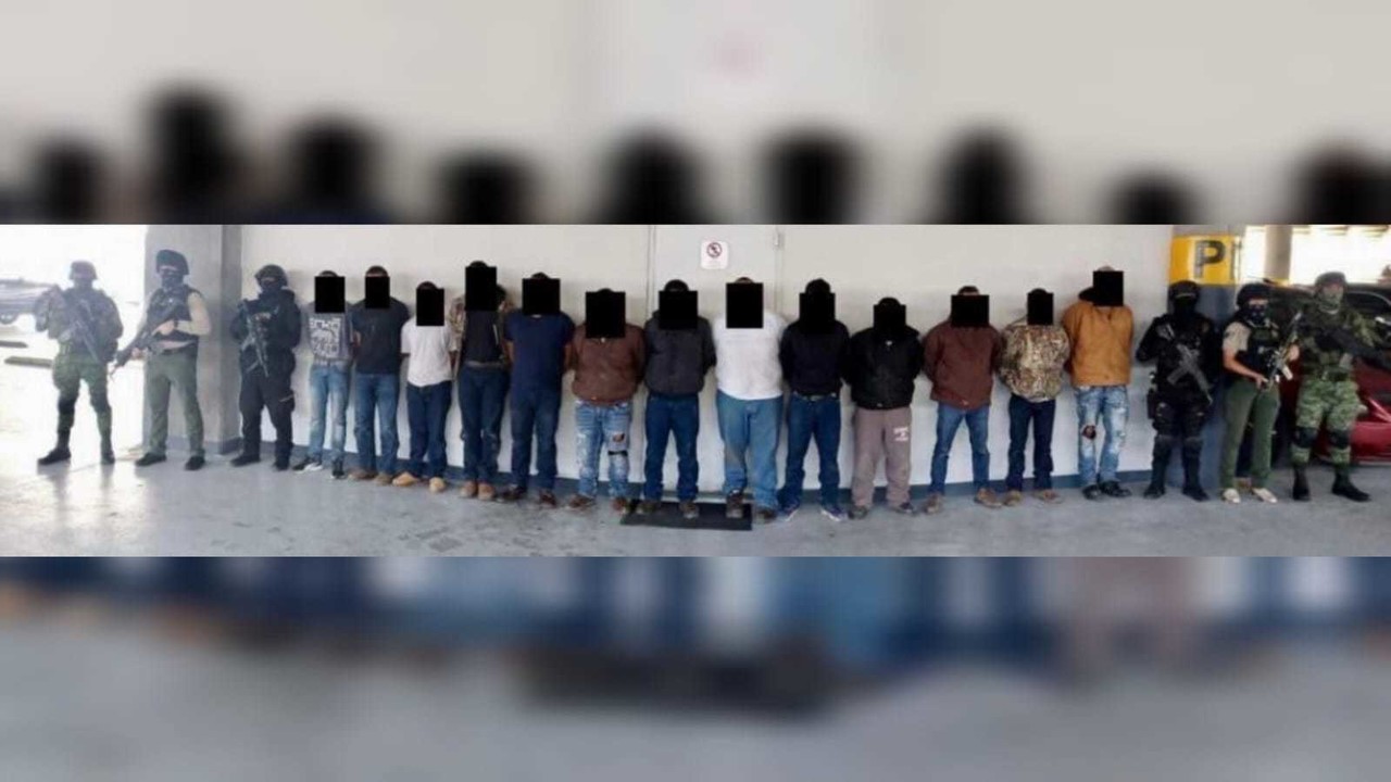 Los 15 detenidos fueron puestos a disposición del Ministerio Público para enfrentar las acusaciones correspondientes por su presunta participación en actividades ilícitas. Foto: Secretaría de Seguridad Pública de Nuevo León