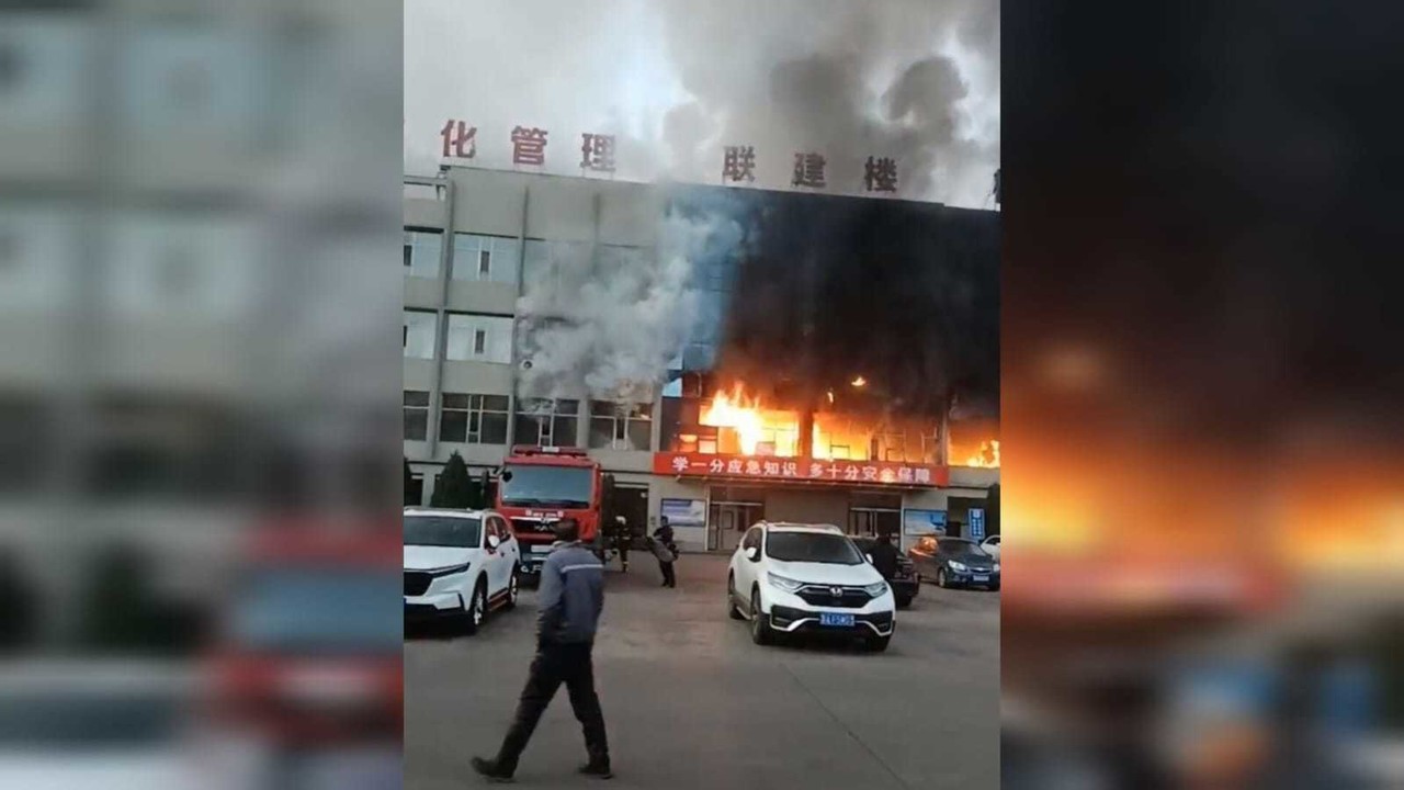 Mueren 26 personas tras incendiarse edificio en Shanxi, China