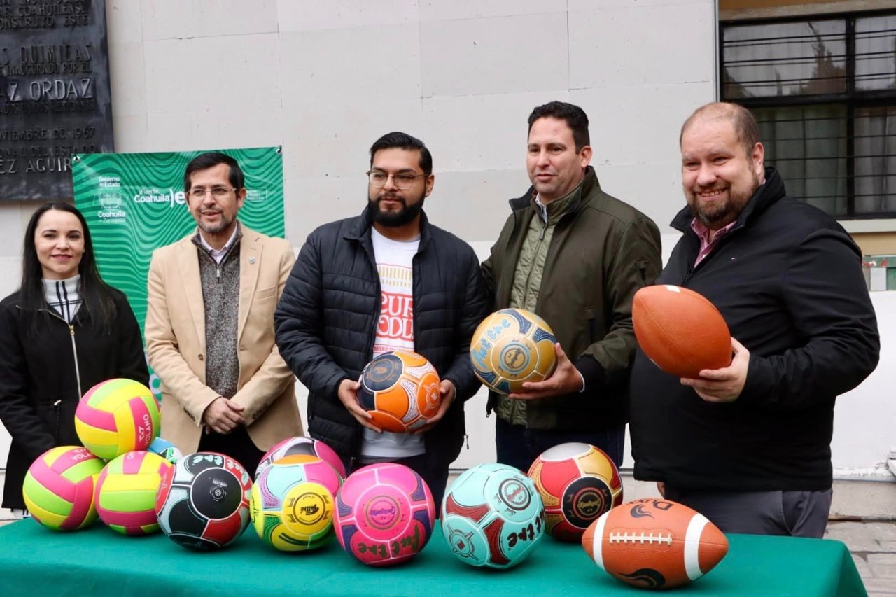 Reciben alumnos de facultades de UAdeC Saltillo equipo deportivo y  tecnológico - POSTA Coahuila