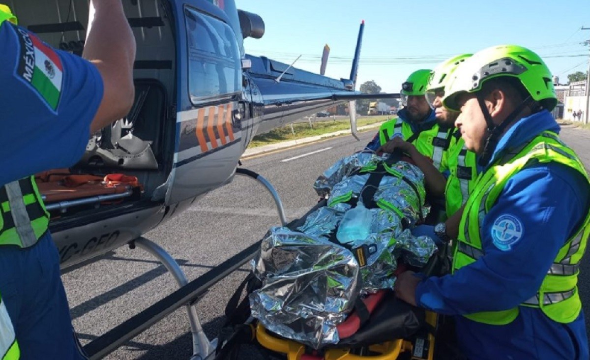 Vuelca Camión De Carga En Querétaro; Hay Un Muerto Y Un Herido - POSTA ...