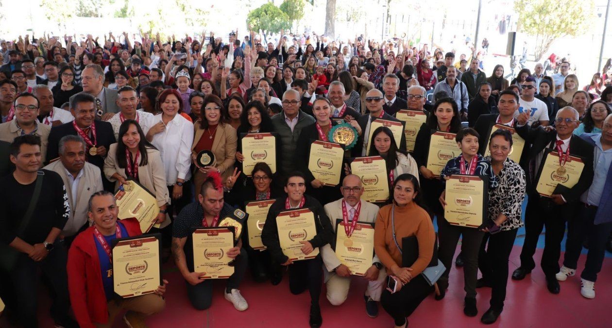 En Tecámac se entregaron siete premios municipales del deporte. Foto: Ayuntamiento de Tecámac