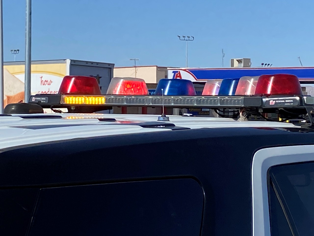 La policía de Las Vegas anunció, aproximadamente 40 minutos después de la primera alerta, que un sospechoso había sido localizado y se encontraba muerto. Foto: X/ @LVMPD