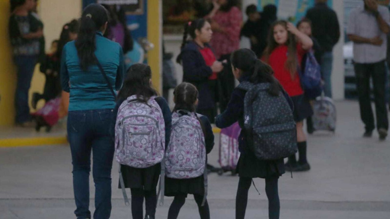 Más de un millón 74 mil 307 estudiantes de escuelas públicas y privadas de educación básica salen de vacaciones. Foto: Archivo/ emol.com