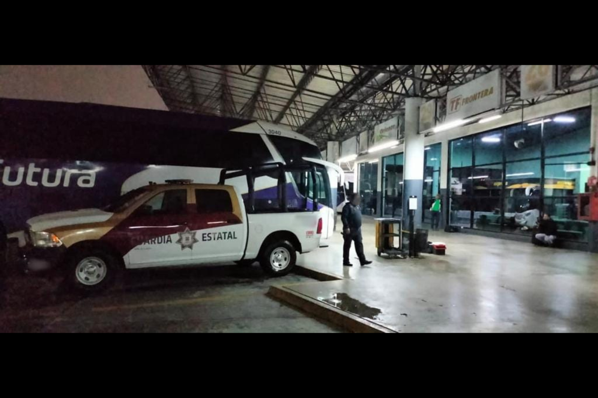 Elementos de la Guardia Estatal realizan labores de vigilancia en centrales de autobuses. (Imagen ilustrativa)