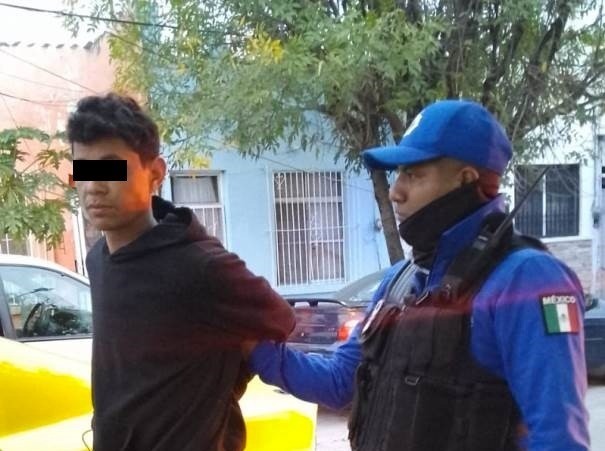 Después de su detención, el hombre fue trasladado a las instalaciones de la Policía de Monterrey, donde quedó a disposición del Ministerio Público. Foto: Policía de Monterrey.