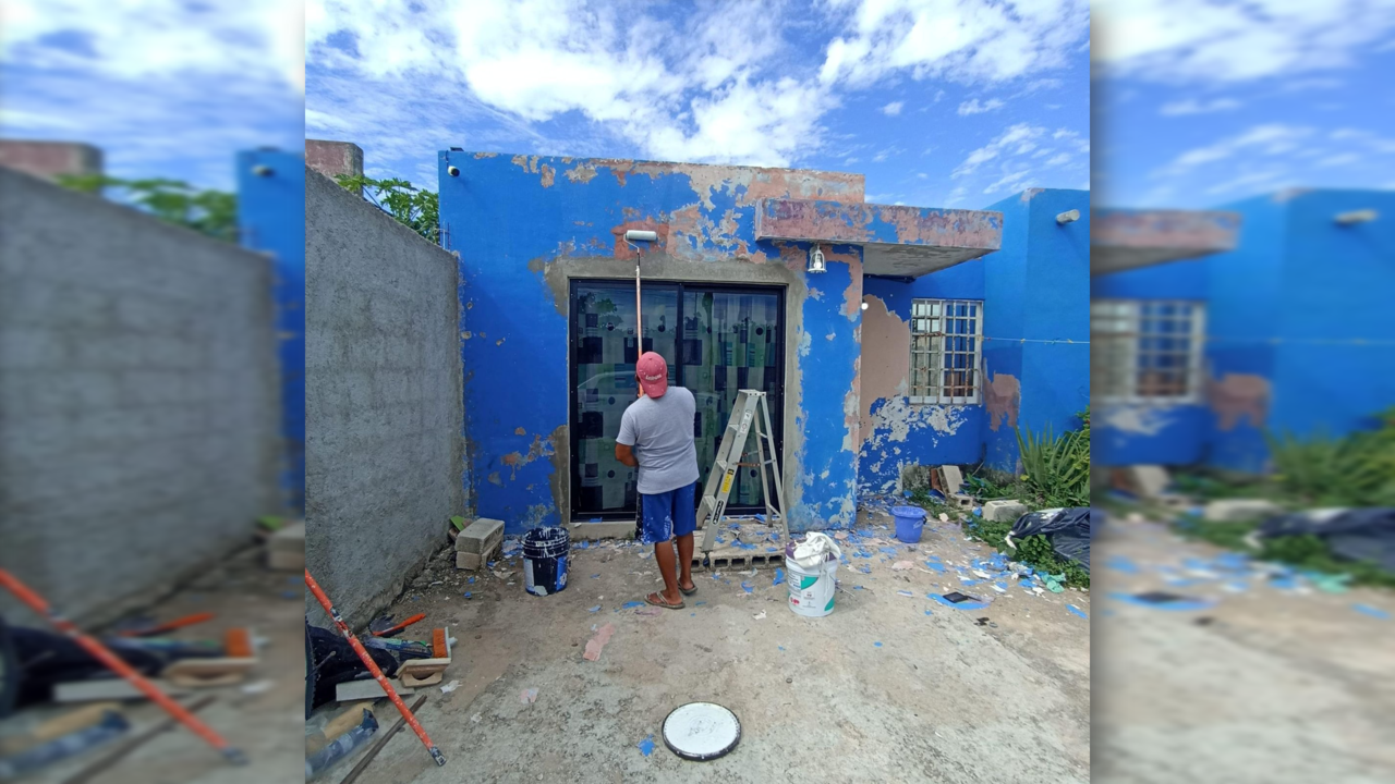 Tan solo en pintura, las familias yucatecas pueden llegar a gastar desde 205 pesos hasta los $3200 Fotos: OMAR XOOL MONTELONGO