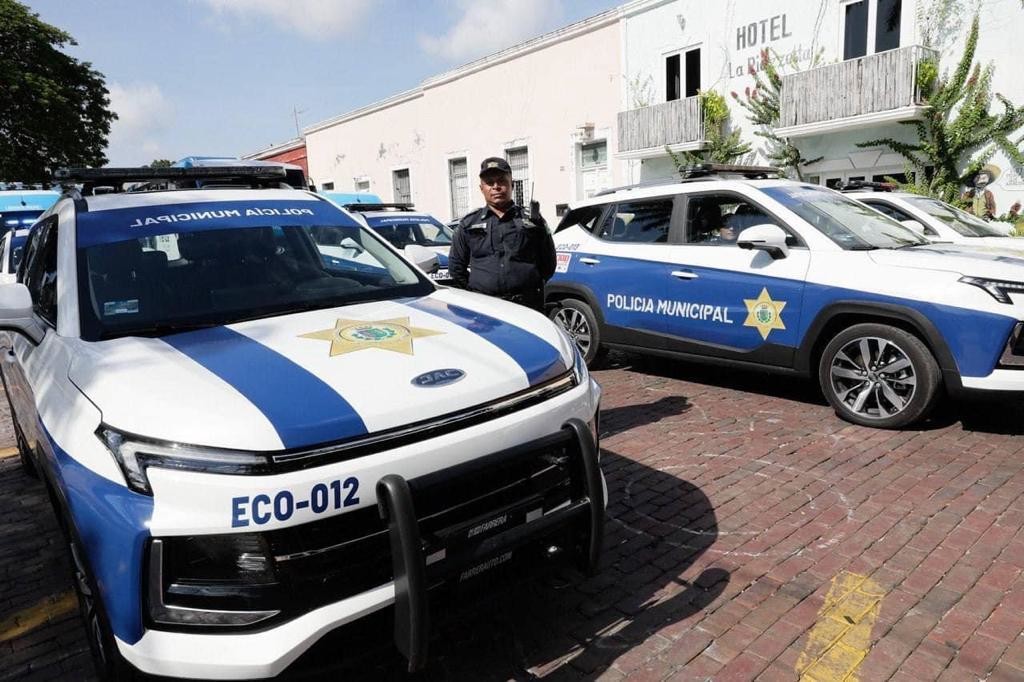 La Policía Municipal de Mérida informó que casi 400 elementos resguardarán la seguridad por las compras navideñas.- Foto de Irving Gil