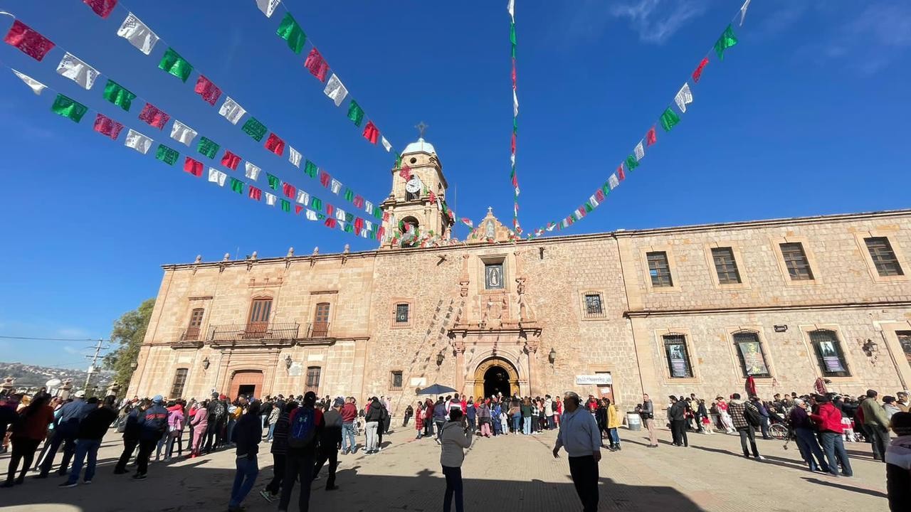 Antorcha de Cerro Gordo, viaja desde Canatlán a Durango, al Santuario de la Virgen de Guadalupe, tradición que tiene más de una década. Foto: Aida Campos.