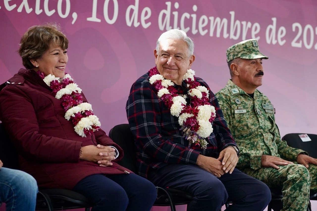 En su tercer día de gira por Edomex, el presidente López Obrador se comprometió a que no habrá intermediarios en la entrega de los programas sociales. Foto: Gob. de México