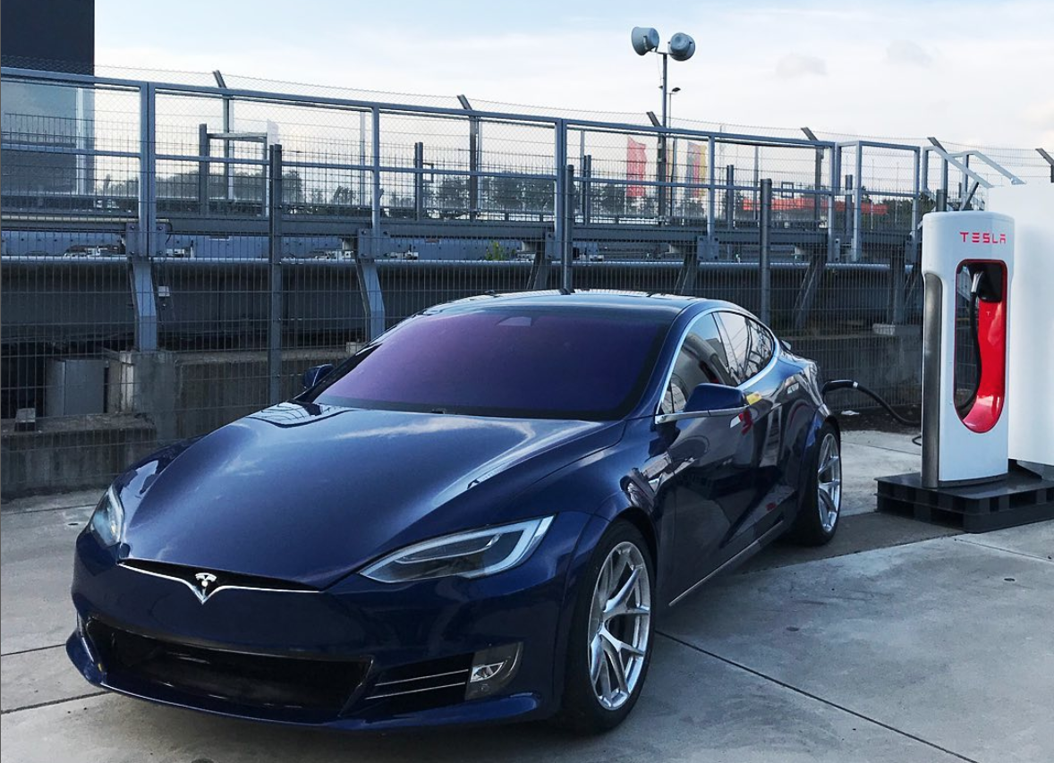 Se ha decidido llamar a talleres casi todos los Tesla vendidos en Estados Unidos desde que se activó Autopilot a finales de 2015. Foto: Instagram/ Tesla