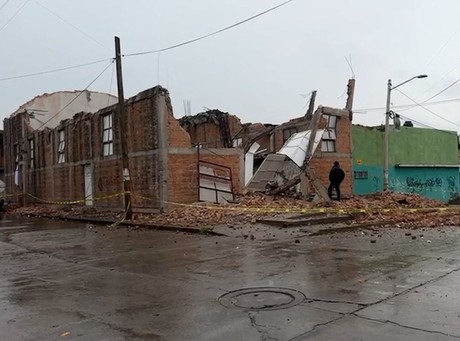 Colapsa iglesia tras fuertes lluvias en San Luis Potosí