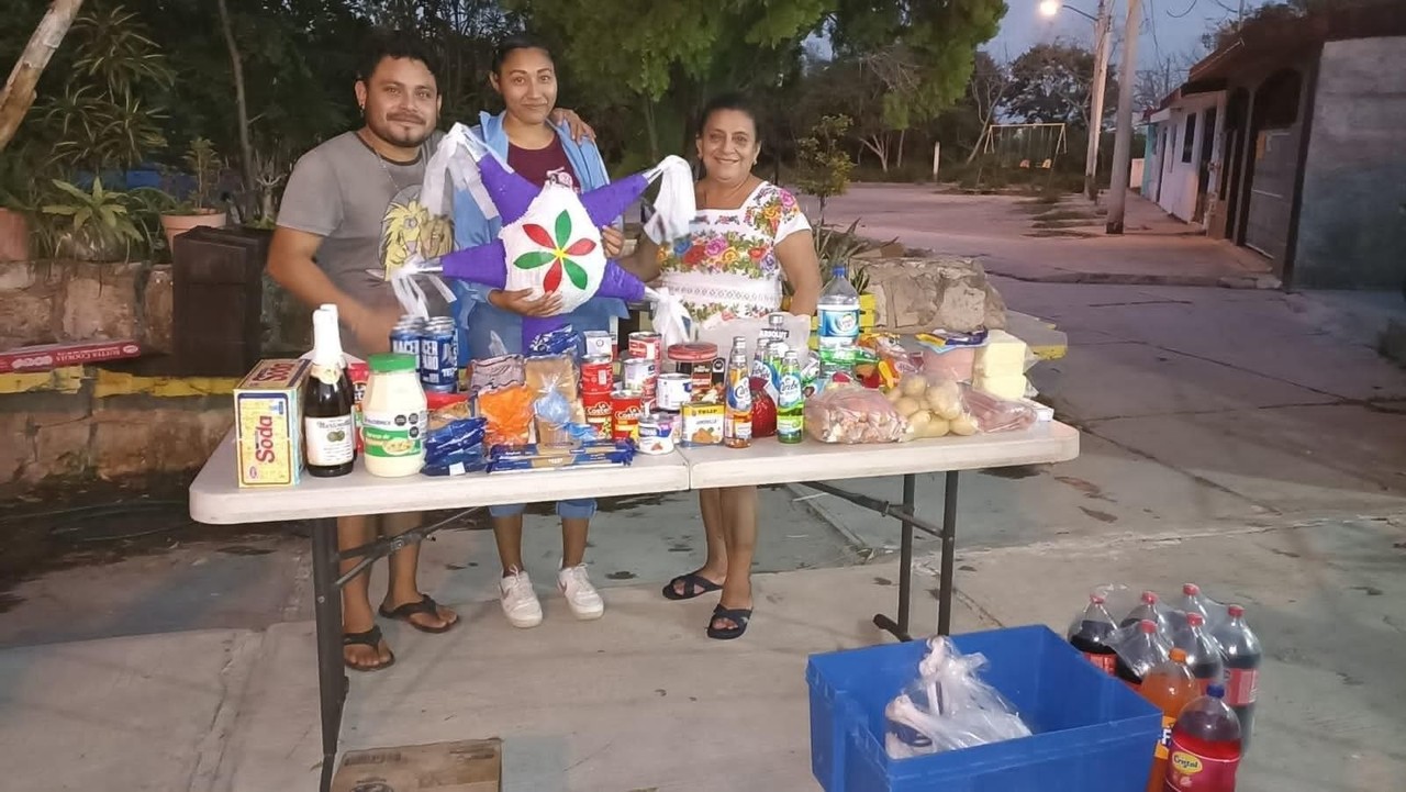 Los yucatecos han adoptado la tradición de las canastas navideñas como parte de sus costumbres durante estas fechas Foto: Omar Xool Montelongo