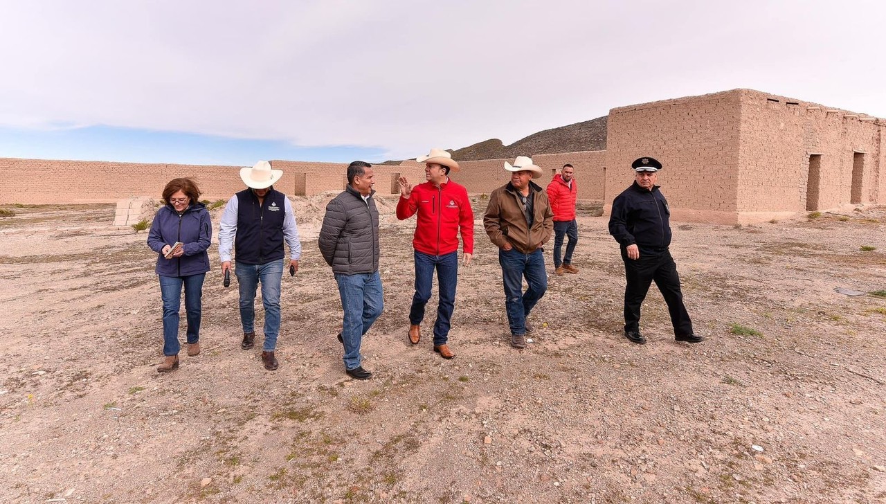 El gobernador Esteban Villegas durante su visita en el municipio de San Pedro del Gallo. Foto: Facebook Esteban Villegas Villarreal.