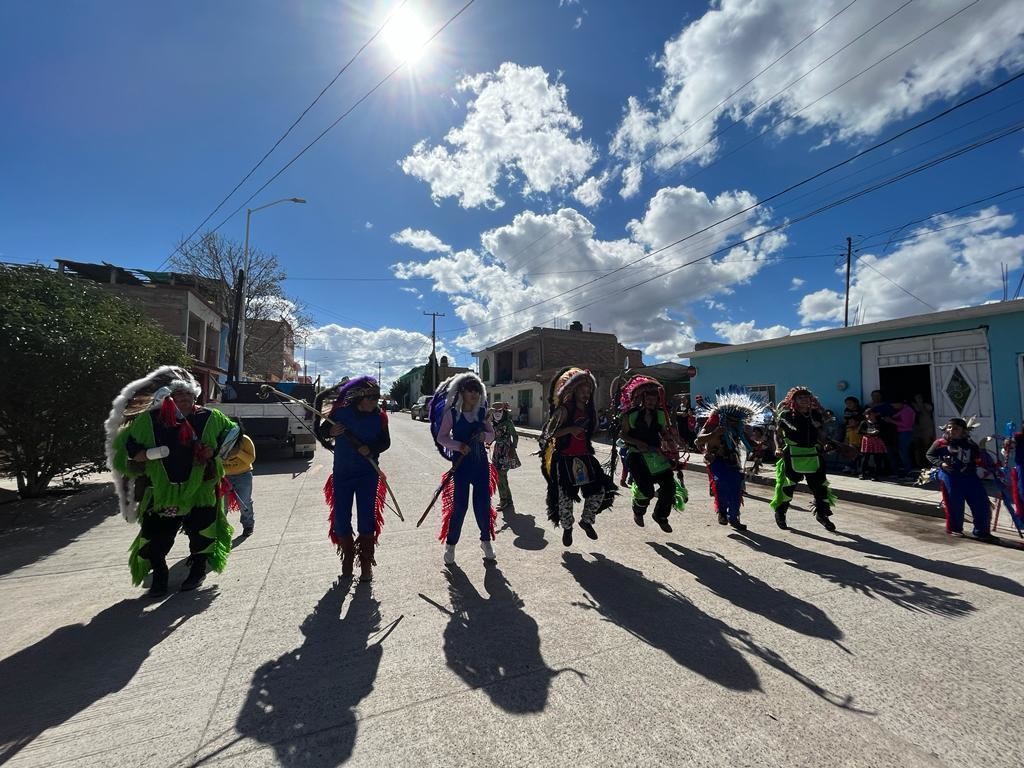 Por las festividades de la Virgen de Guadalupe, familias ofrecieron reliquias a sus vecinos. Foto: Aida Campos.