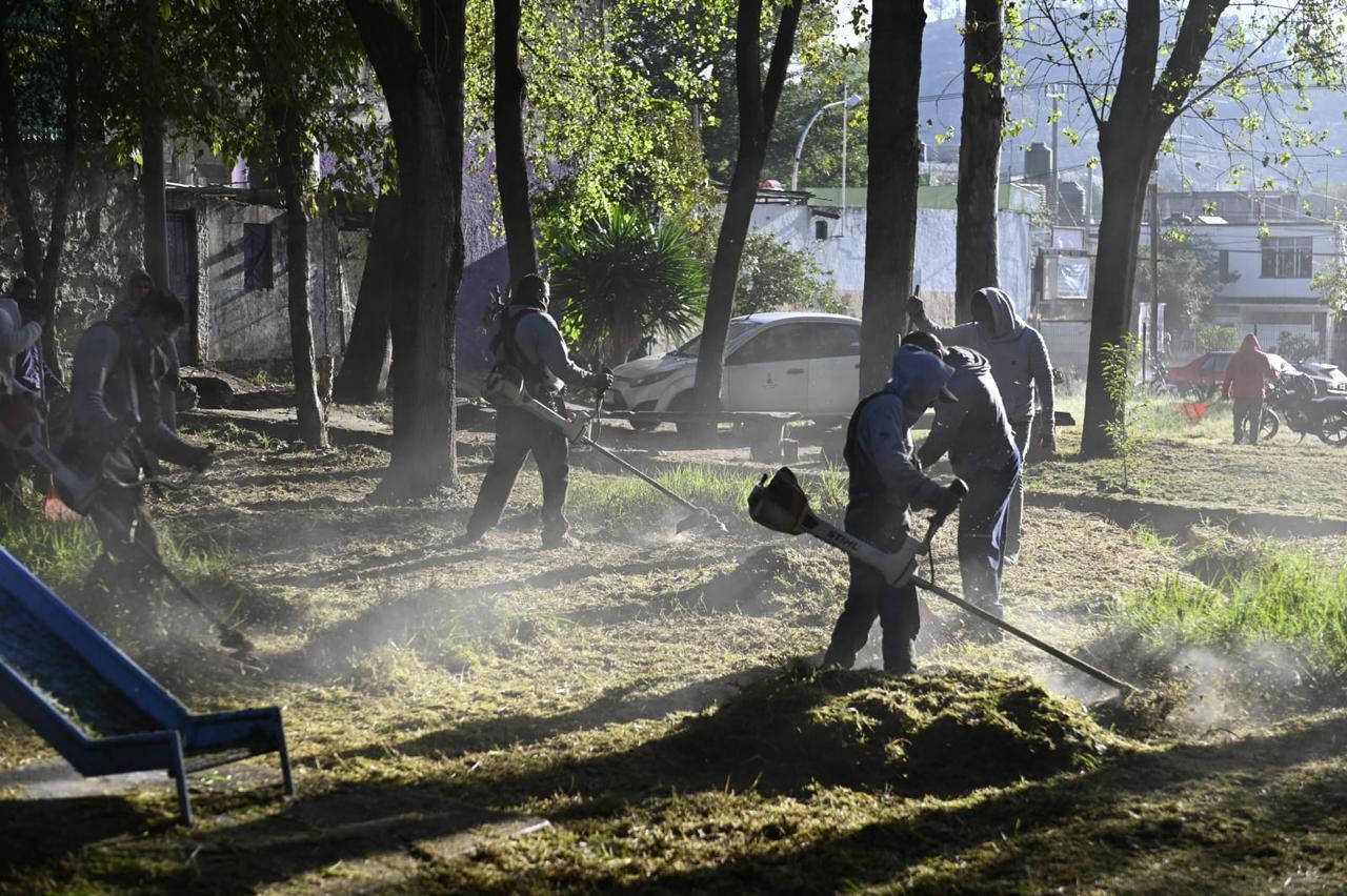 En 20 megajornadas de limpieza, personal de Naucalpan han embellecido casi 11 hectáreas de áreas públicas. Foto: Gobierno de Naucalpan