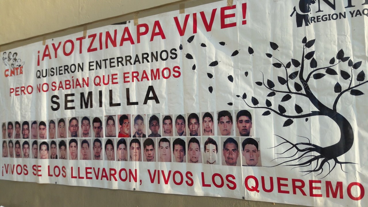 El gobierno de AMLO abrirá los archivos del caso Ayotzinapa a los padres de los 43 estudiantes desaparecidos en 2024. Foto. @AyotziOficial