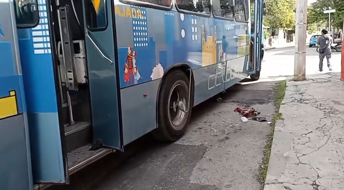 Autobús atropella a adulto mayor en Mérida