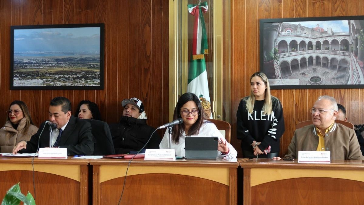 Sandra Luz Falcón Venegas buscará ser diputada local en Edomex, Elizabeth Terrazas Ramírez rindió protesta como nueva alcaldesa en Texcoco. Foto: Cortesía