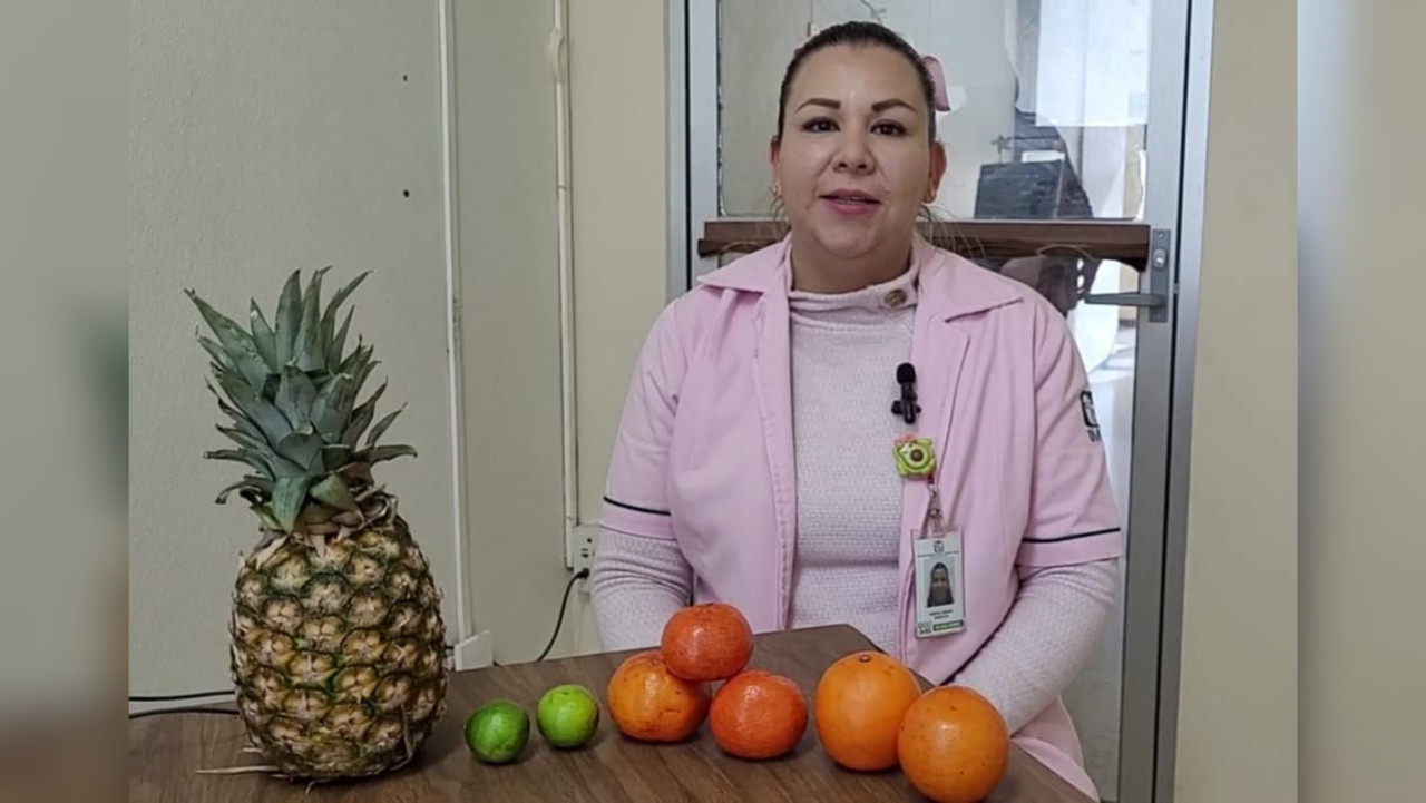 La nutricionista  Rebeca Jiménez exhorto a la población a acercarse a los servicios de Nutrición y Dietética del IMSS en Coahuila / Foto: IMSS Coahuila