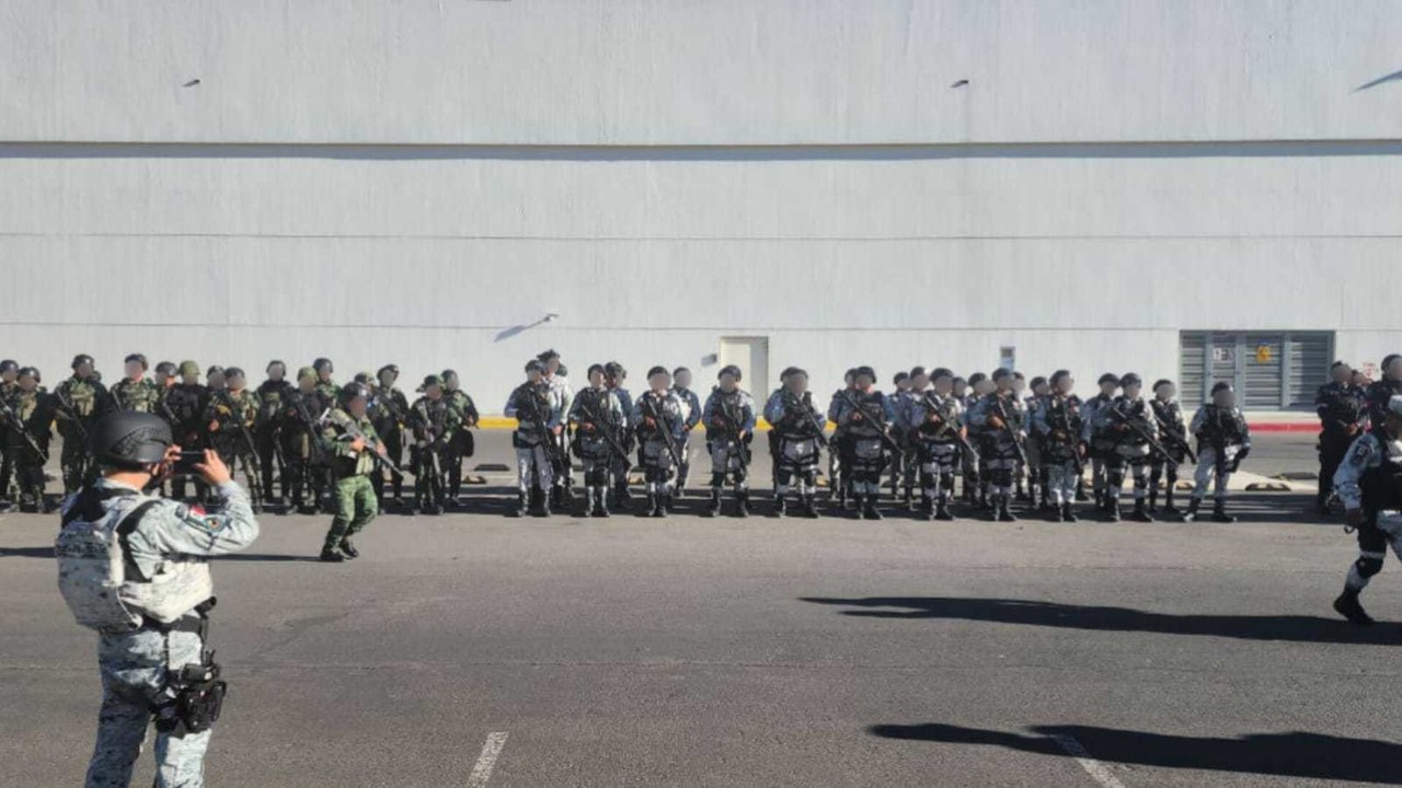 Elementos federales y estatales implementaron operativos especiales en Valle de Chalco.  Foto: SSEM