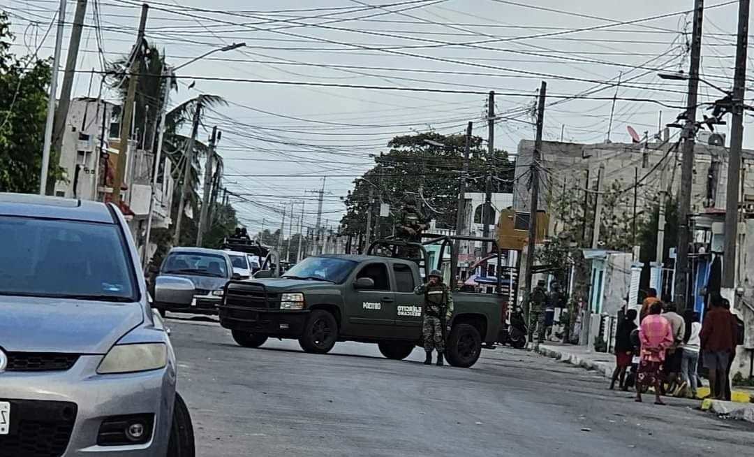La mañana de este viernes se realizó un cateo en calles de Progreso que dejó como saldo dos detenidos.- Foto de Arturo Quezada