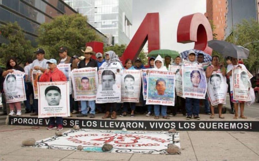 Ordenan libertad provisional a 8 militares ligados a la desaparición de los 43 normalistas de Ayotzinapa, Foto. Facebook