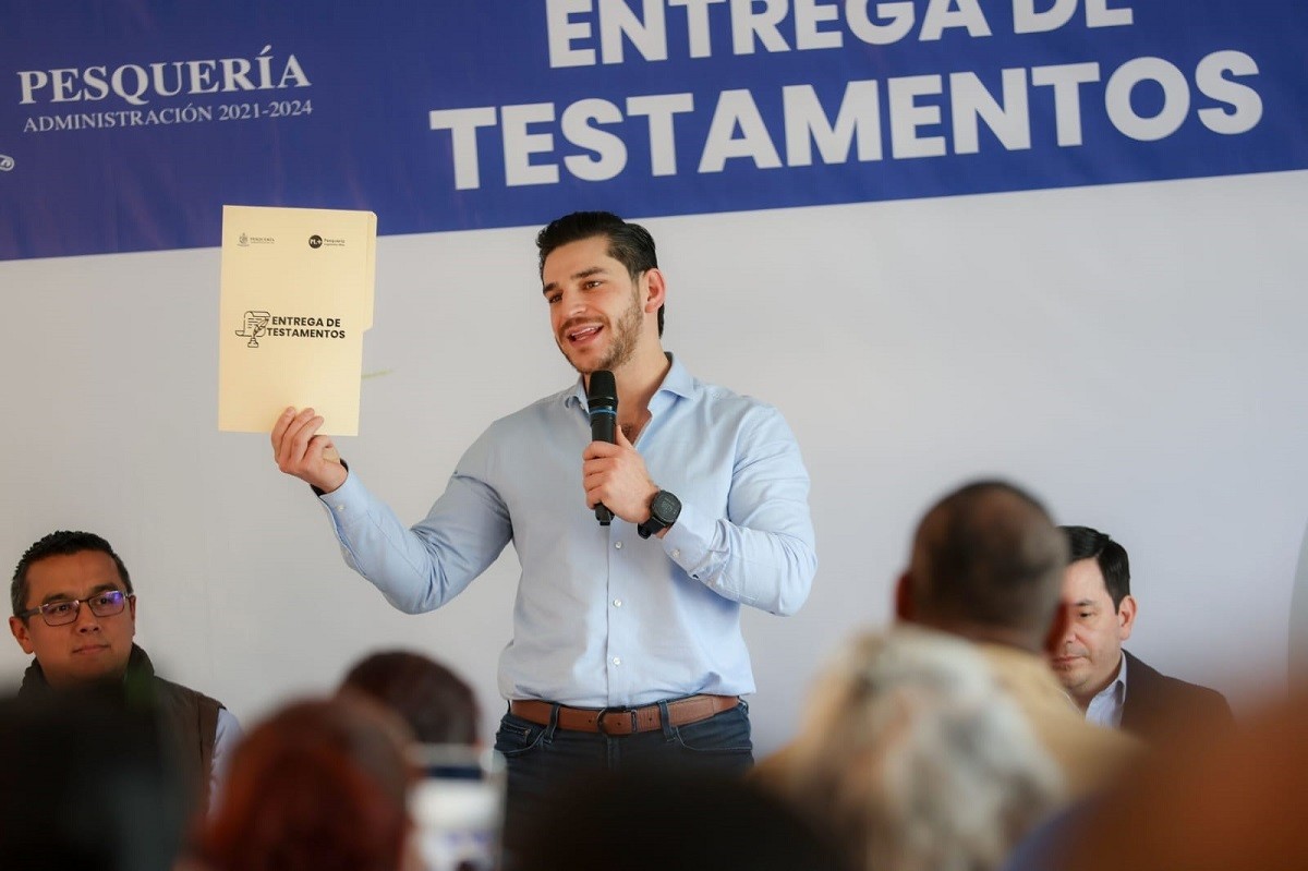 El alcalde de Pesquería, Patricio  Lozano Ramos, destacó la importancia de contar con un testamento, ya que es una muestra de amor hacia las familias. Foto: Gobierno de Pesquería