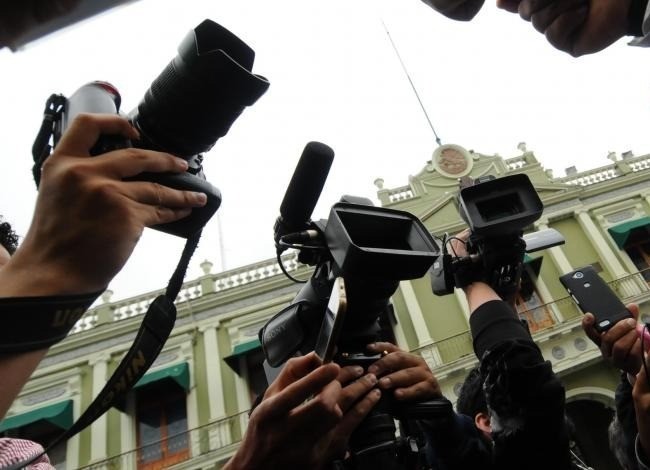 El periodismo en México ha evolucionado con el paso de los años, actualmente, quienes ejercen esta profesión juegan un papel importante para informar a la población. Foto: La Razón.
