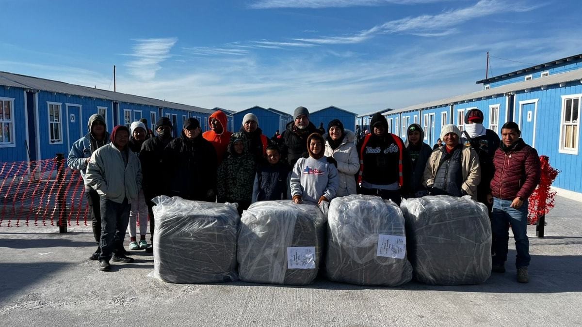 Migrantes trasladados a albergues temporales para protegerlos de las bajas temperaturas. Fotos: Gobierno de Tamaulipas