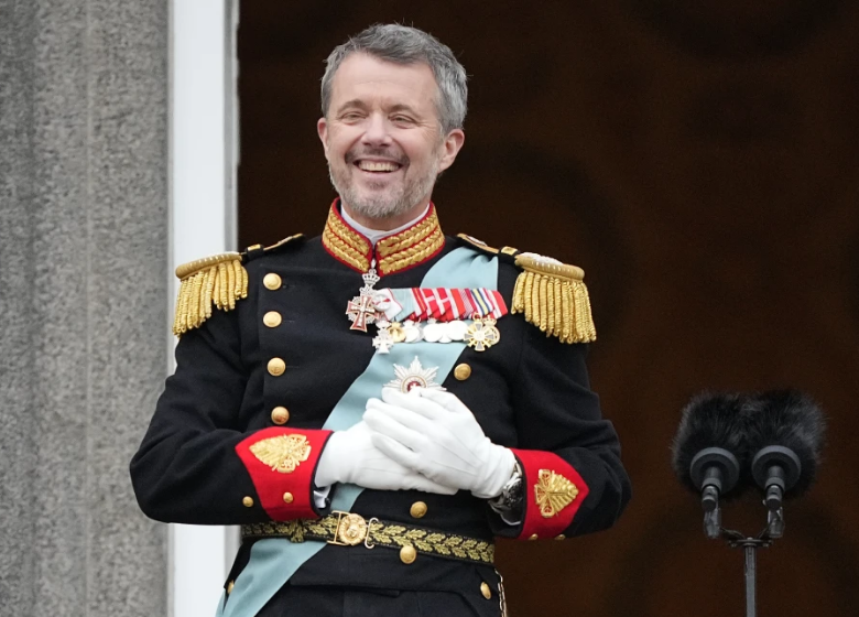 El primer ministro de Dinamarca proclama a Frederico X como nuevo rey en una histórica sucesión real. Foto. AP