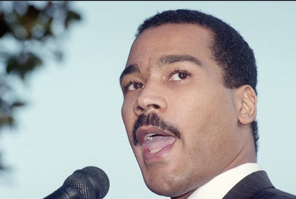 Dexter King, hijo de Martin Luther King Jr., en Atlanta, el 28 de diciembre de 1994. (Foto AP /Leita Cowart)