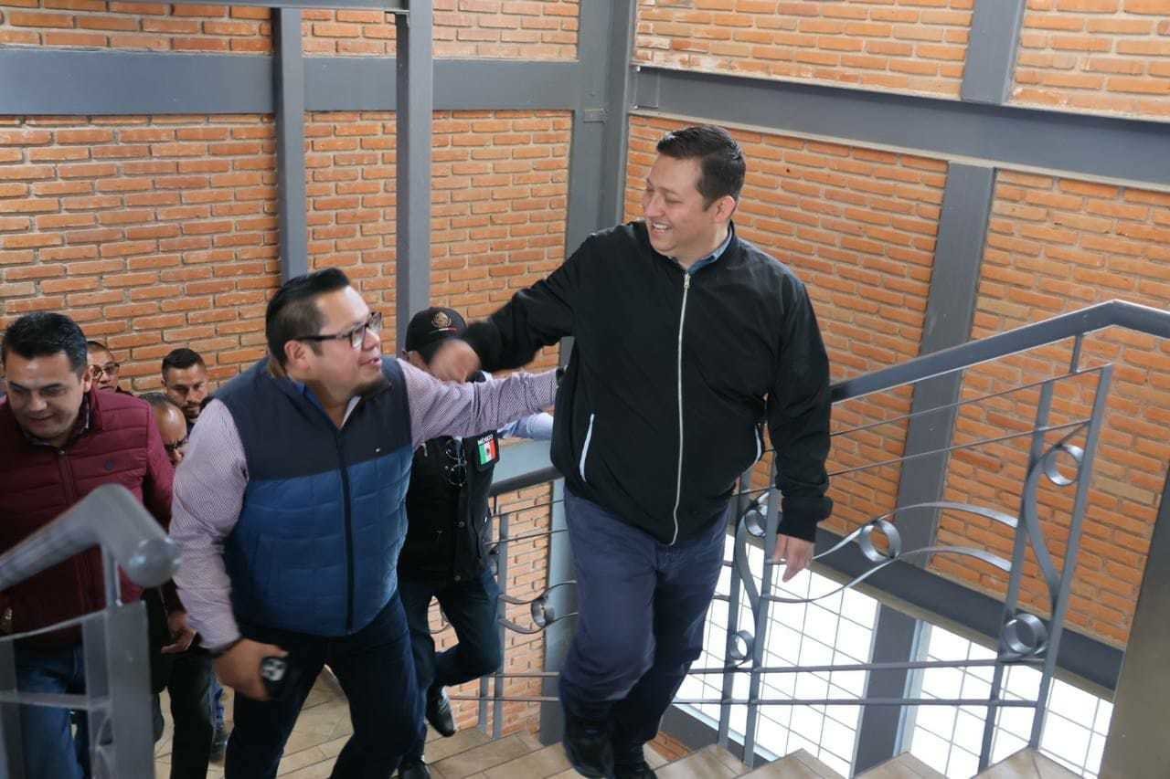 Nicolás Romero se convierte en el primer municipio del Edoméx en regularizar el transporte público. Foto: @ArmandoNLop