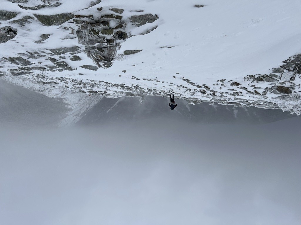 Monte Guyot durante los esfuerzos de rescate el miércoles 17 de enero de 2024 para encontrar al montañista Christopher Roma. (Foto, Departamento de Caza y Pesca de New Hampshire vía AP)