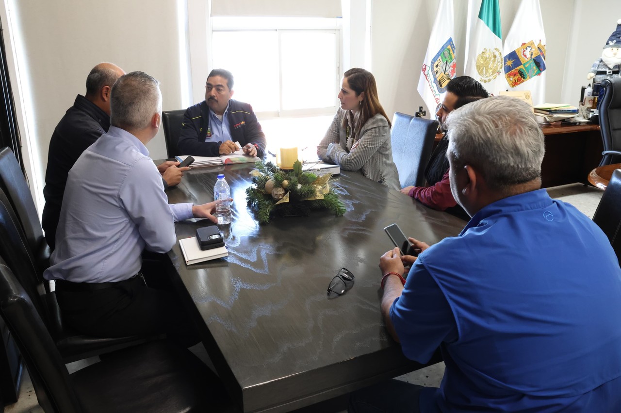 El alcalde Cosme Leal destacó que Cadereyta es un atractivo punto de inversión para empresas de todos los ramos. Foto. Cortesía