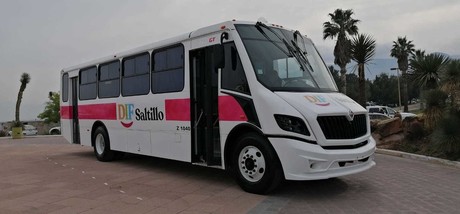 Recibe DIF Saltillo camión para traslados de beneficiarios