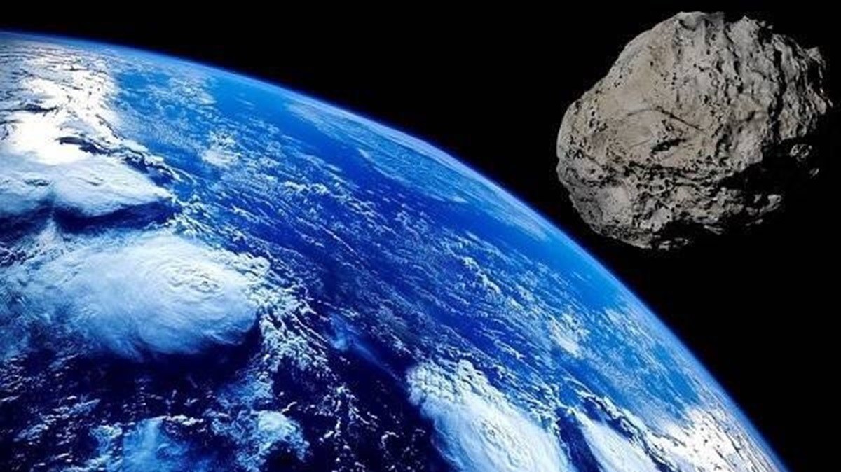 El Centro de Estudios de Objetos Cercanos a la Tierra de la NASA ha estimado que este asteroide tiene un ancho que oscila entre los 210 y 480 metros (690 pies y 1.575 pies). Foto: Twitter @DramaAlert