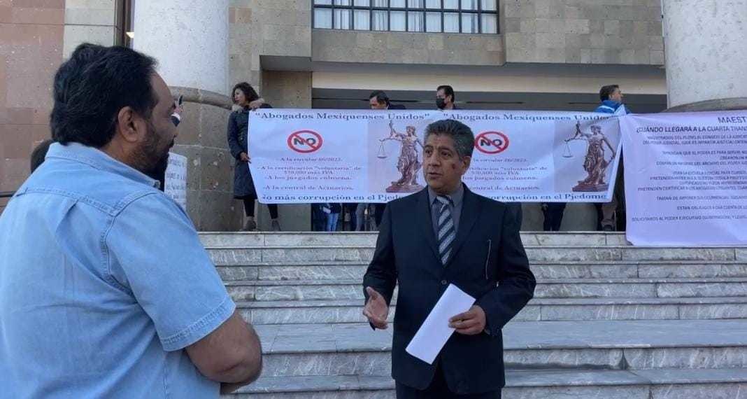 Abogados del Edoméx se manifiestan contra la certificación en los Juzgados Civiles y Familiares de Toluca. Foto: Captura de pantalla