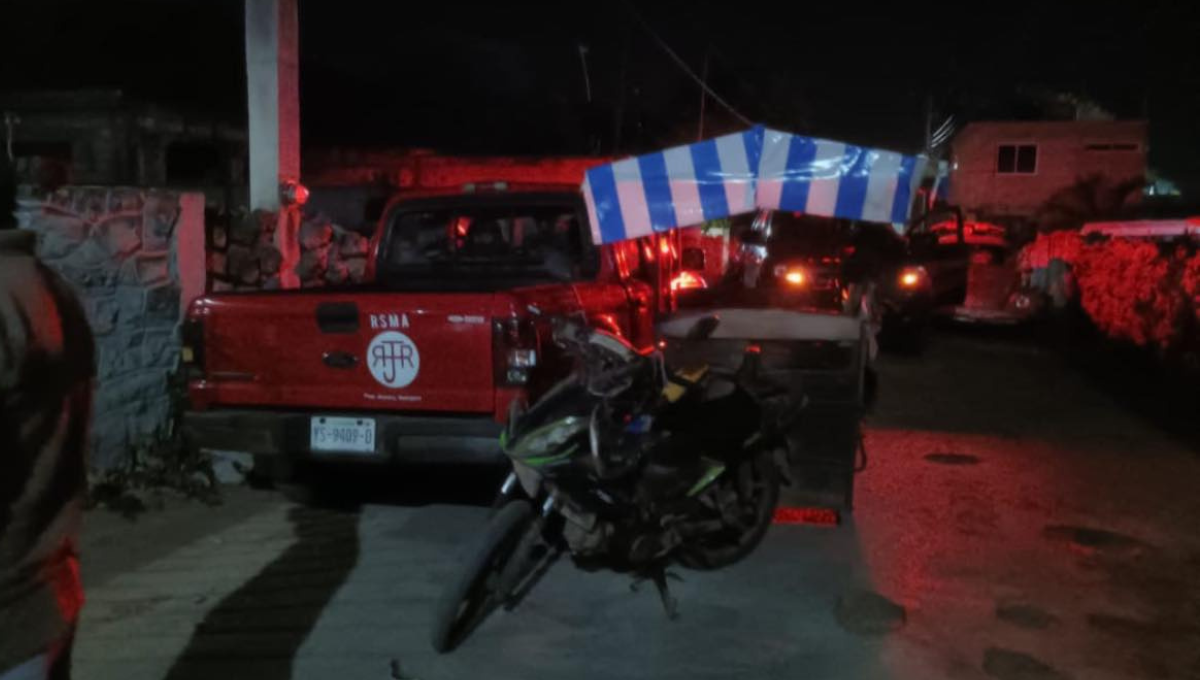 Mototaxista borracho se impacta contra una camioneta estacionada en Muna