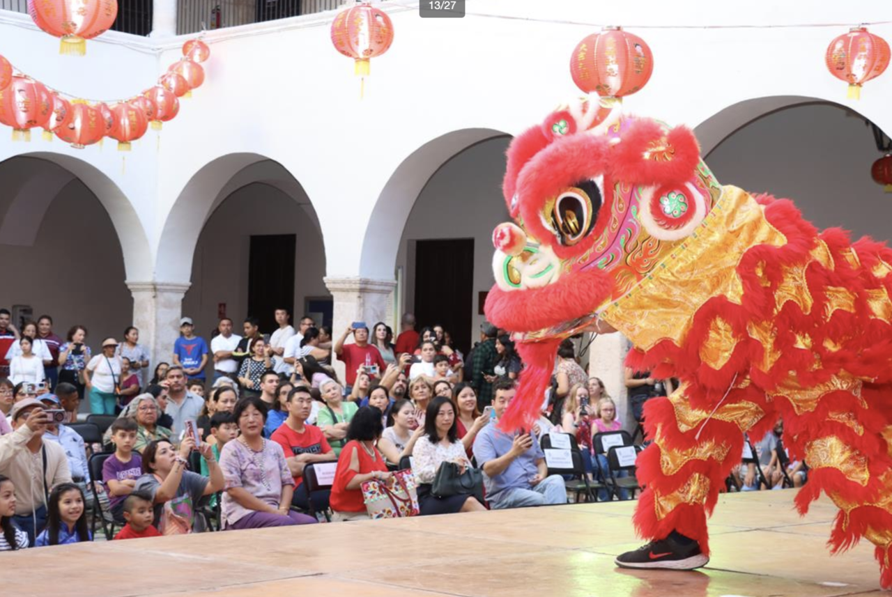 El edificio central de la Uady albergo la XIX Expo “Conoce China” con motivo del año nuevo chino.- Foto de la Uady