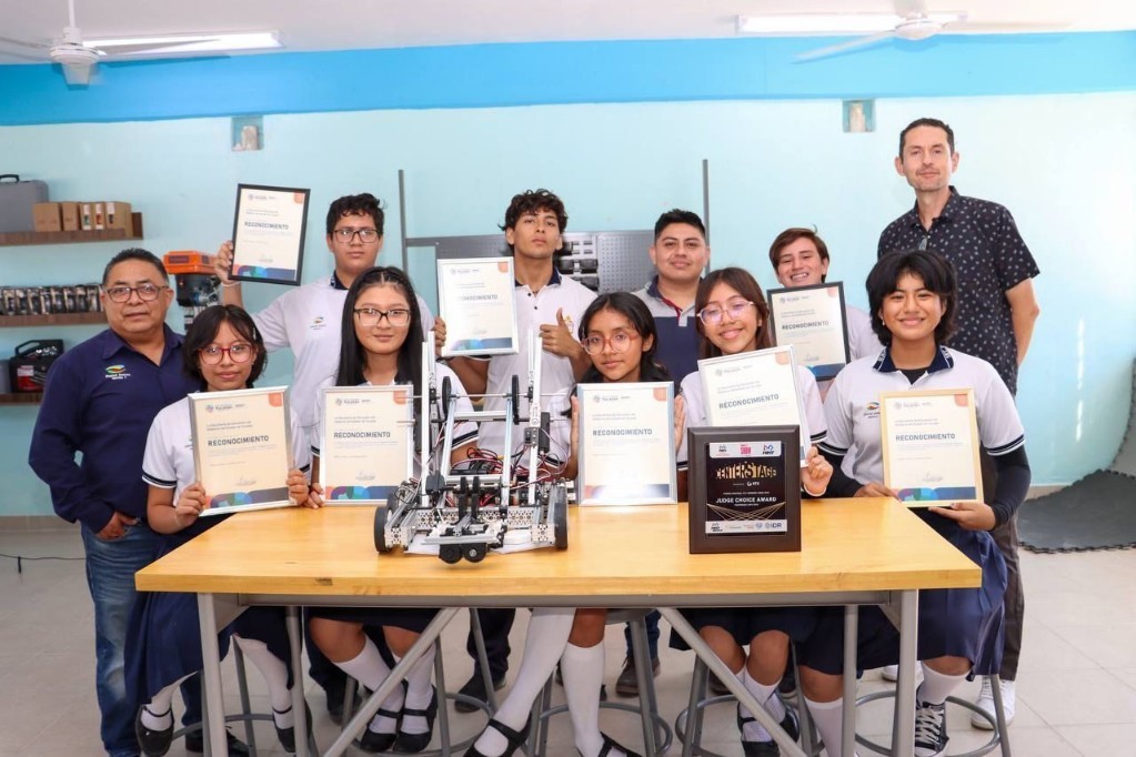 Estudiantes yucatecos destacan en torneo de robótica
