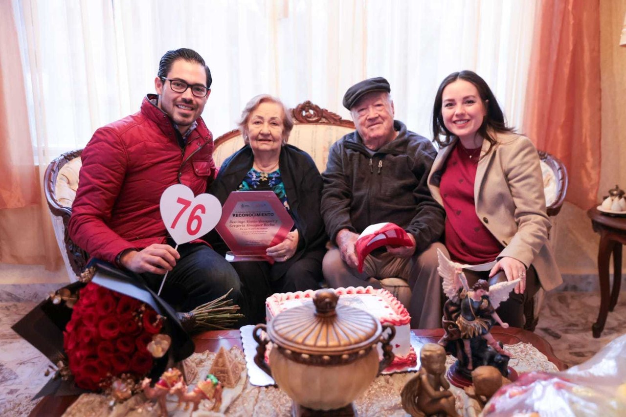 Matrimonio más longevo de Santiago es reconocido por alcalde David de la Peña