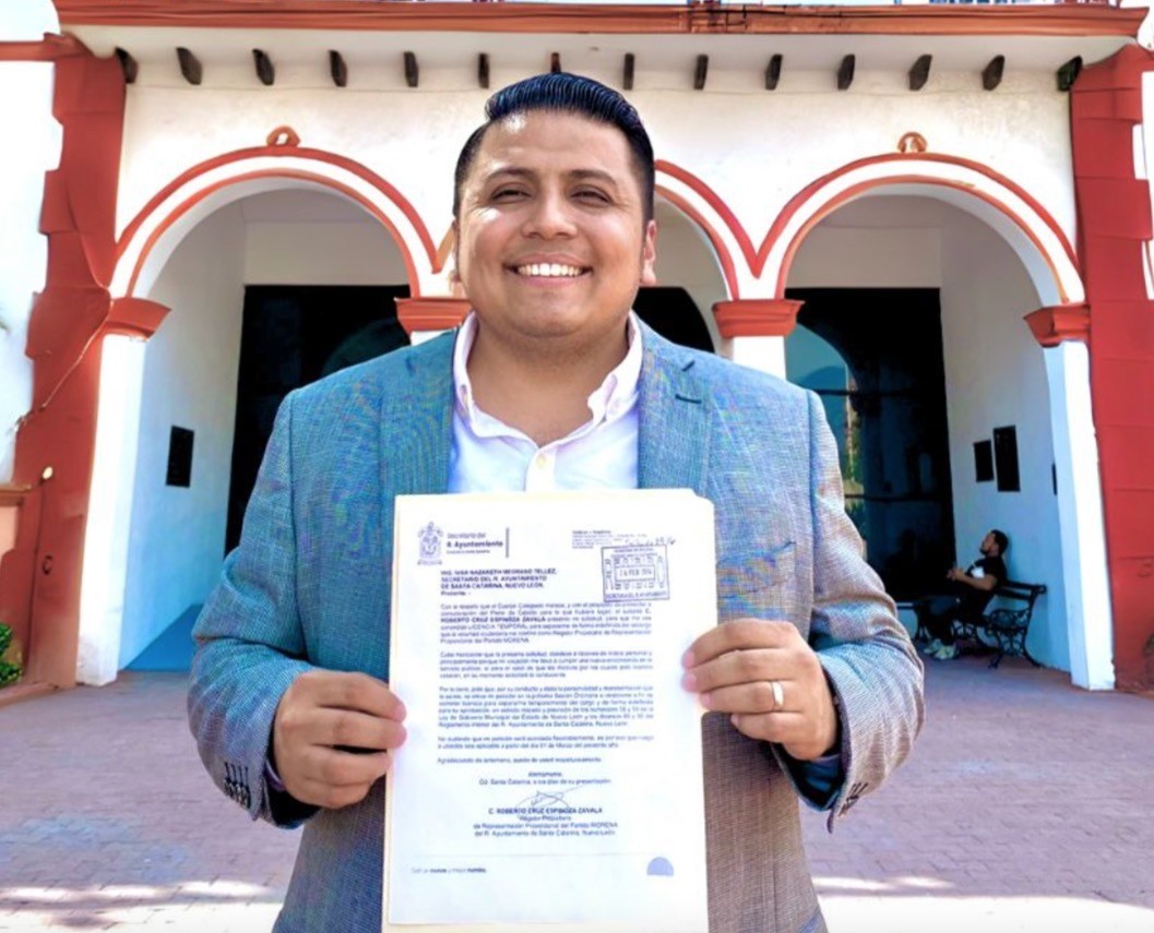 Roberto Espinoza pide licencia para buscar alcaldía de Santa Catarina por Morena