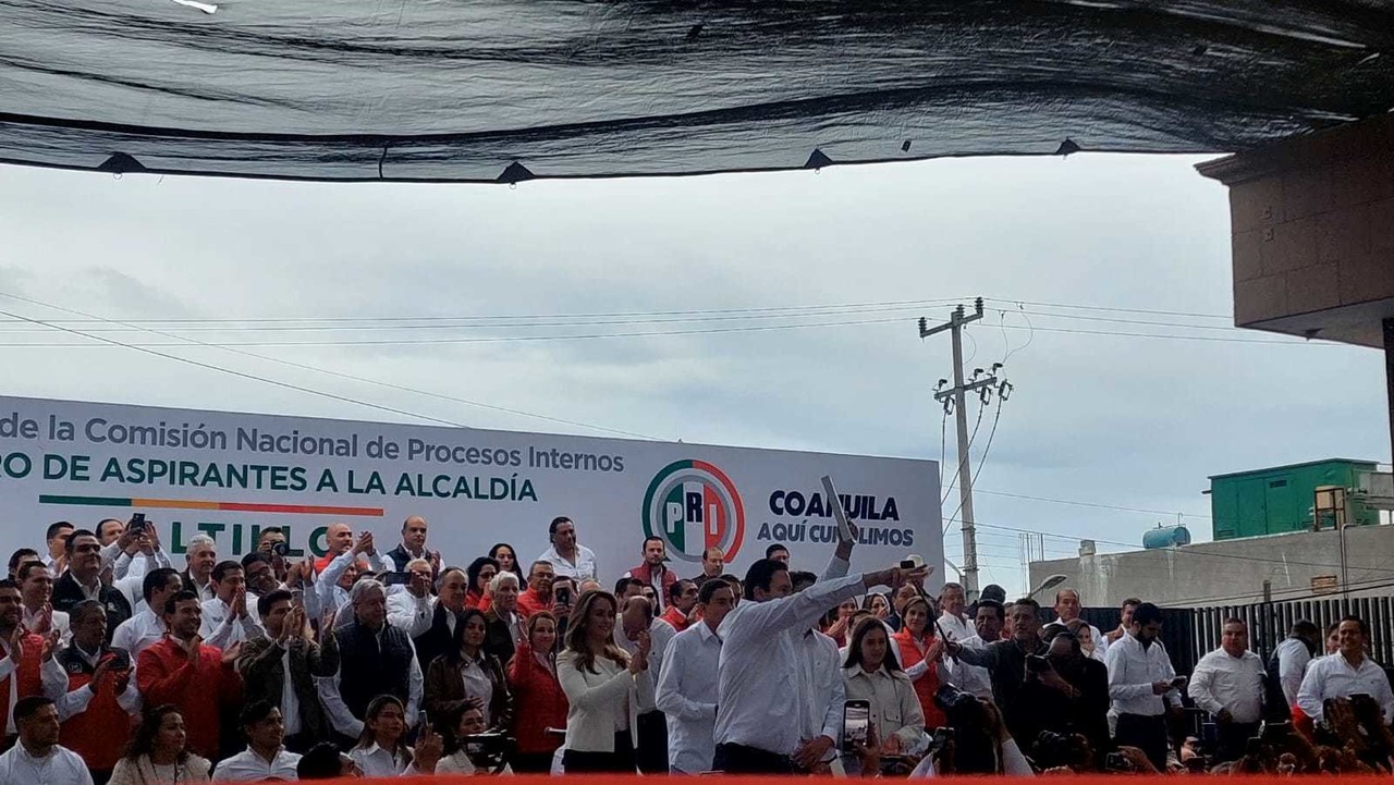 Realiza Javier Diaz su registro a la precandidatura por la alcaldía de Saltillo