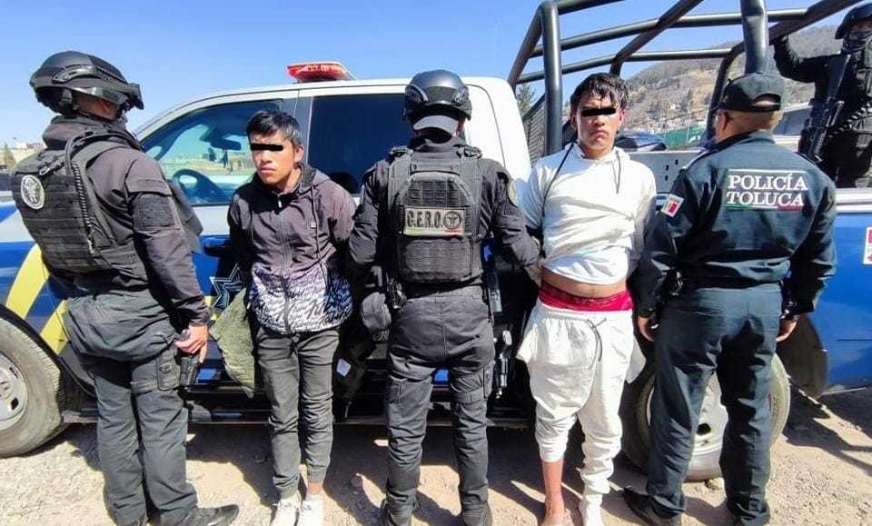 Detienen a presuntos ladrones de motocicletas en San Pablo Autopan