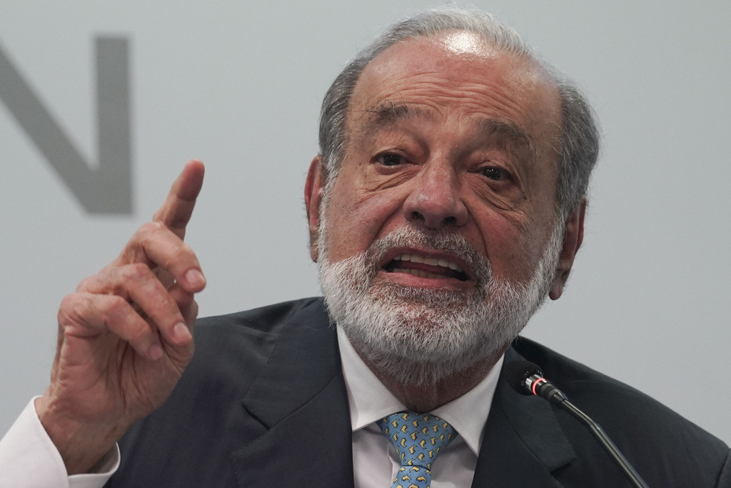 El multimillonario mexicano Carlos Slim, en una conferencia de prensa en Ciudad de México, el lunes 12 de febrero de 2024. (AP Foto/Marco Ugarte)