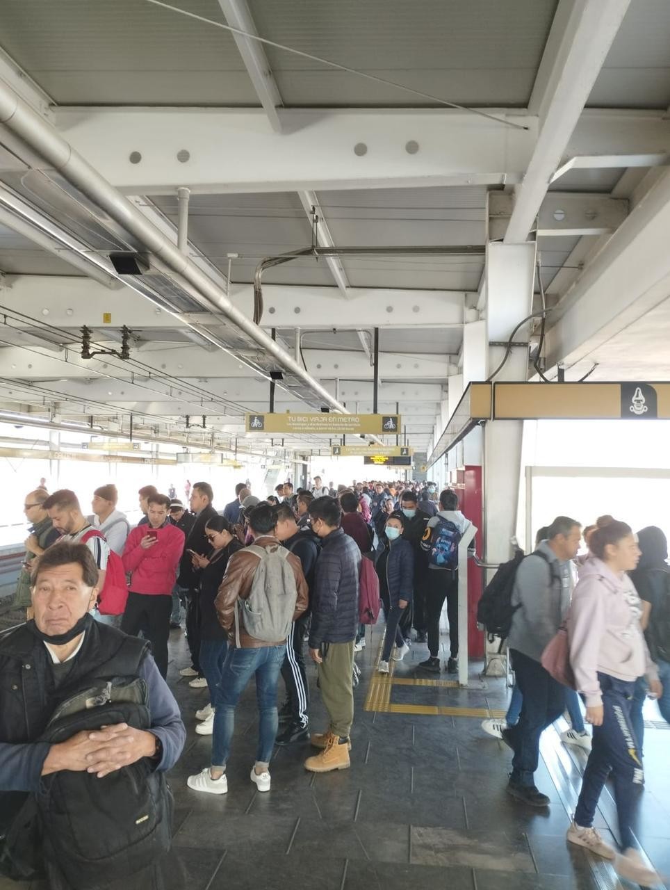 La Línea 12 del Metro deja a miles varados, a una semana de su reapertura Fotos y videos: Ramón Ramírez