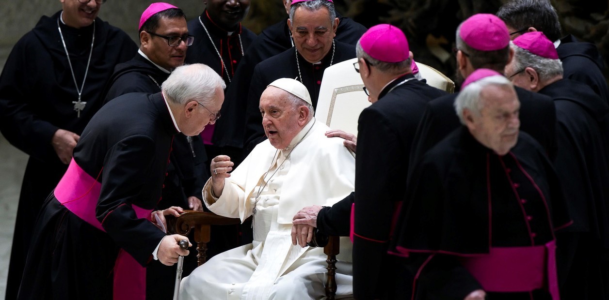 Para Papa Francisco es hipocresía la critica de bendición a parejas homosexuales